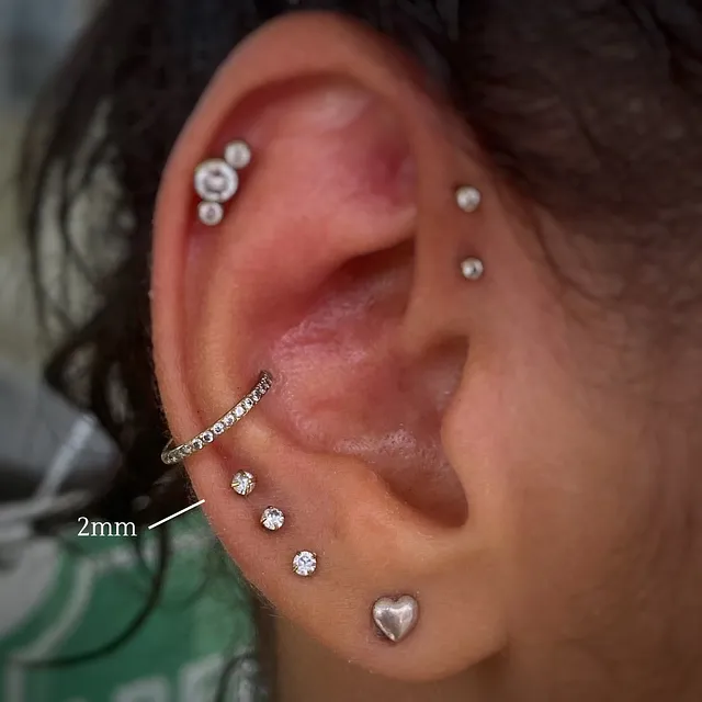 Piercing Labret Zircônia Prongset Branca em Titânio Grau Implante - Vista 7