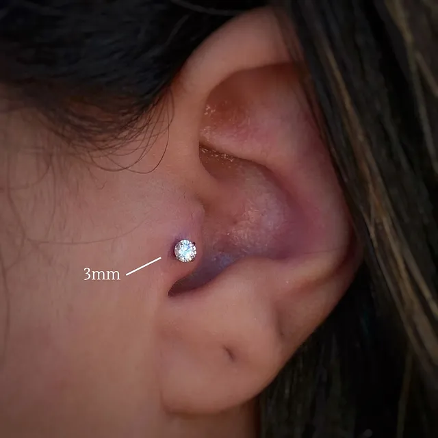 Piercing Labret Zircônia Prongset Branca em Titânio Grau Implante - Vista 5