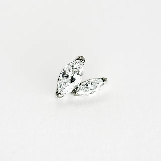 Piercing Labret Navete Duplo Crescente em Titânio Grau Implante - Vista 1