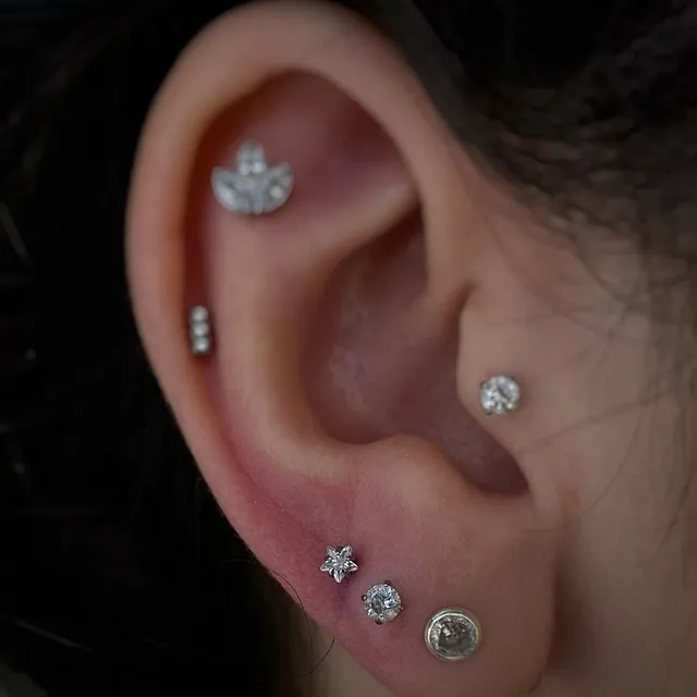 Piercing Labret Estrela de Zircônia em Titânio Grau Implante - Vista 4