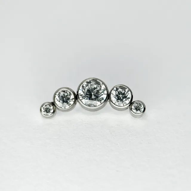 Piercing Labret Cluster com Zircônia Inglesa em Titânio Grau Implante - Vista 1