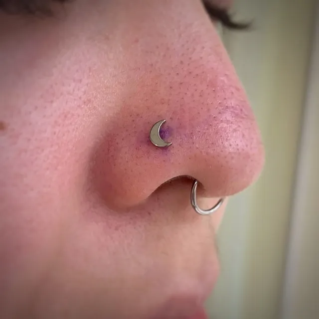Piercing Labret Lua em Titânio Grau Implante - Vista 3