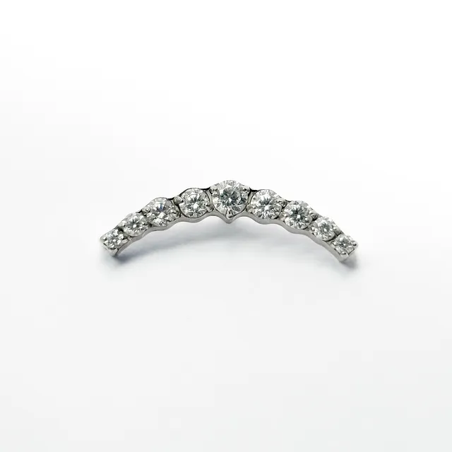 Piercing Labret Cluster Arco em Titânio Grau Implante - Vista 1