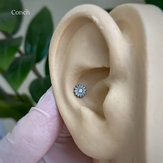 Piercing Labret Girassol em Titânio Grau Implante - Vista 7