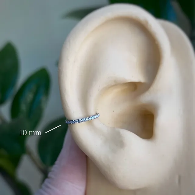 Piercing Argola Clicker Cravejada Lateral em Titânio Grau Implante - Vista 3