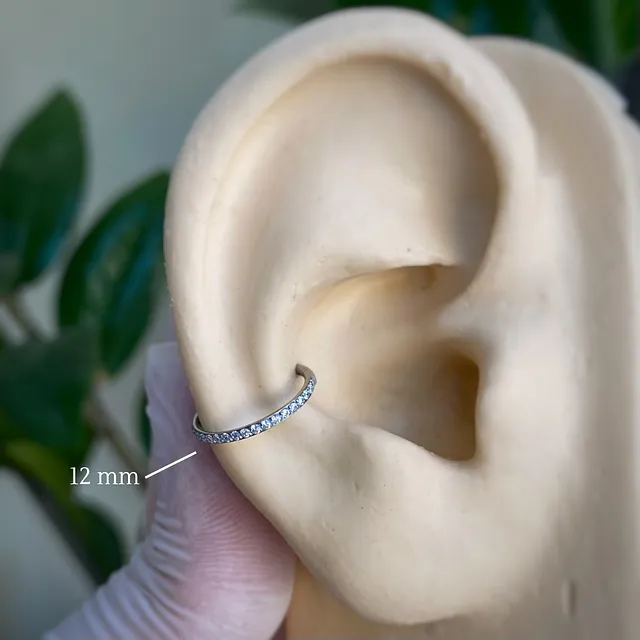 Piercing Argola Clicker Cravejada Lateral em Titânio Grau Implante - Vista 4