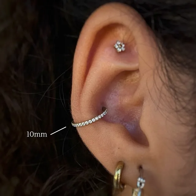 Piercing Argola Clicker Cravejada Lateral em Titânio Grau Implante - Vista 5