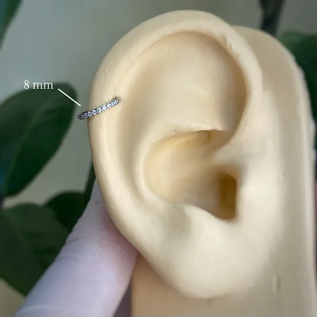 Piercing Argola Clicker Cravejada Lateral em Titânio Grau Implante - Vista 2