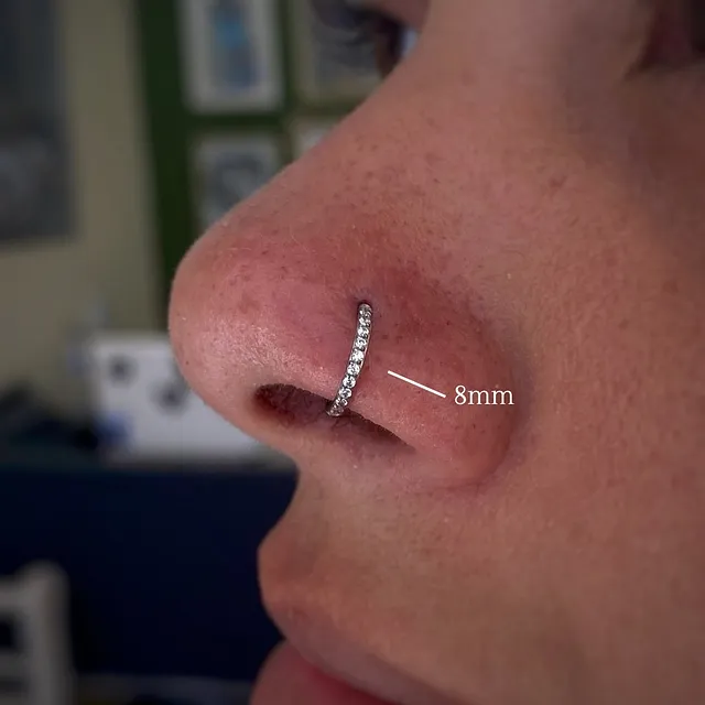 Piercing Argola Clicker Cravejada Lateral em Titânio Grau Implante - Vista 6