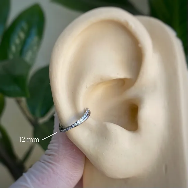 Piercing Argola Clicker Cravejada e Lisa Entrelaçada em Titânio Grau Implante - Vista 4