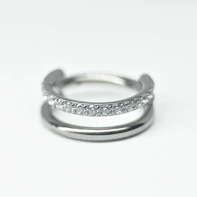 Piercing Argola Clicker Cravejada e Lisa Paralela em Titânio Grau Implante - Vista 1