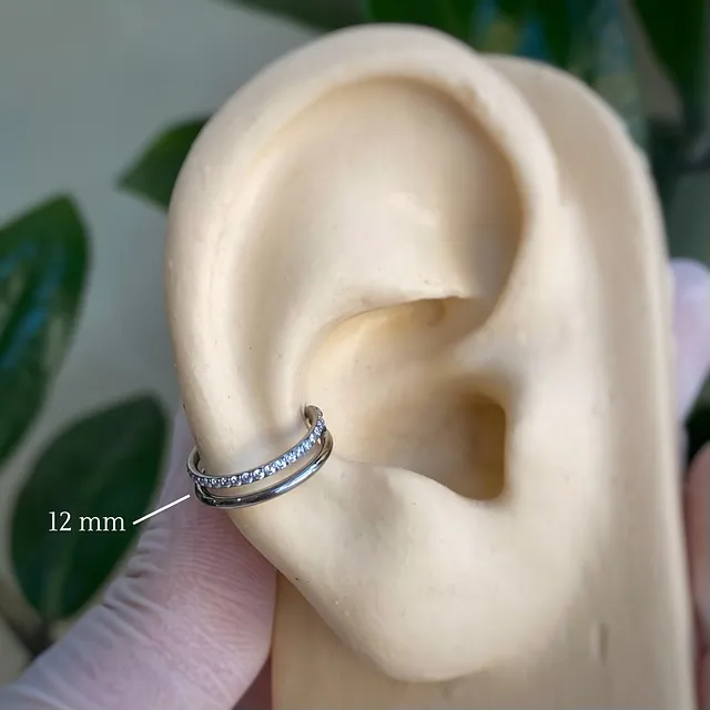 Piercing Argola Clicker Cravejada e Lisa Paralela em Titânio Grau Implante - Vista 3