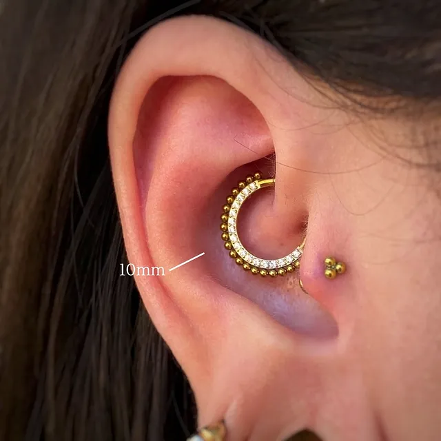 Piercing Argola Clicker Cravejada com Esferas Frontal em Titânio Grau Implante - Vista 2