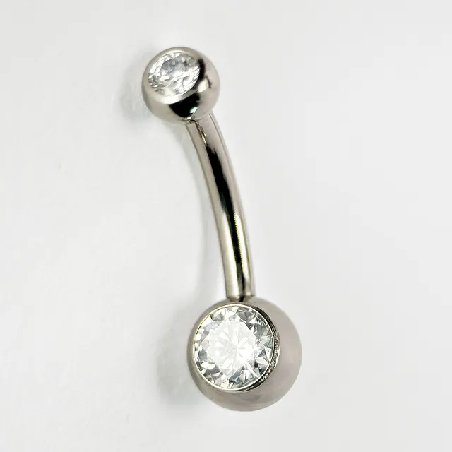 Piercing Banana Bell com Zircônias para Umbigo em Titânio Grau Implante - Vista 1