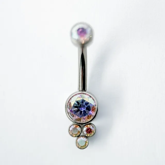 Piercing Banana Bell com 5 Zircônias Boreal para Umbigo em Titânio Grau Implante - Vista 1