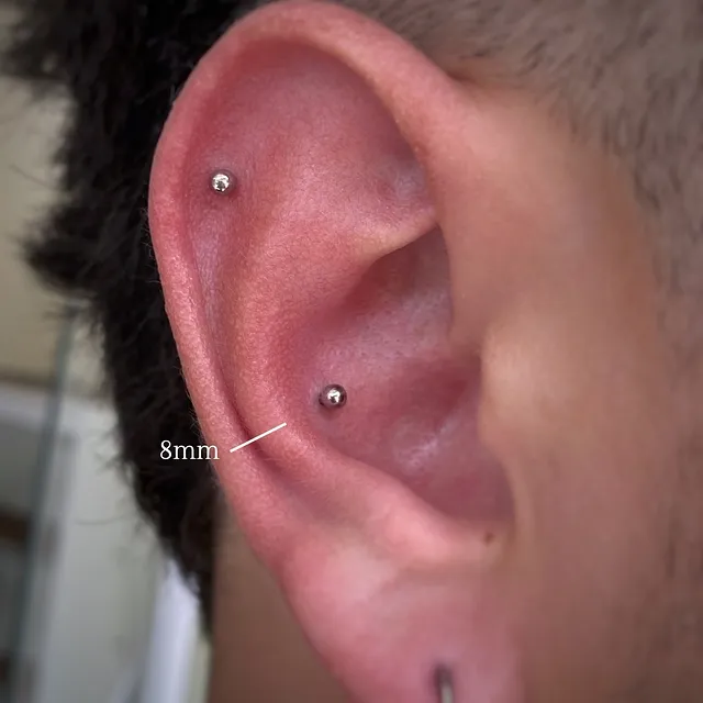 Piercing Labret Tradicional em Titânio Grau Implante - Vista 2