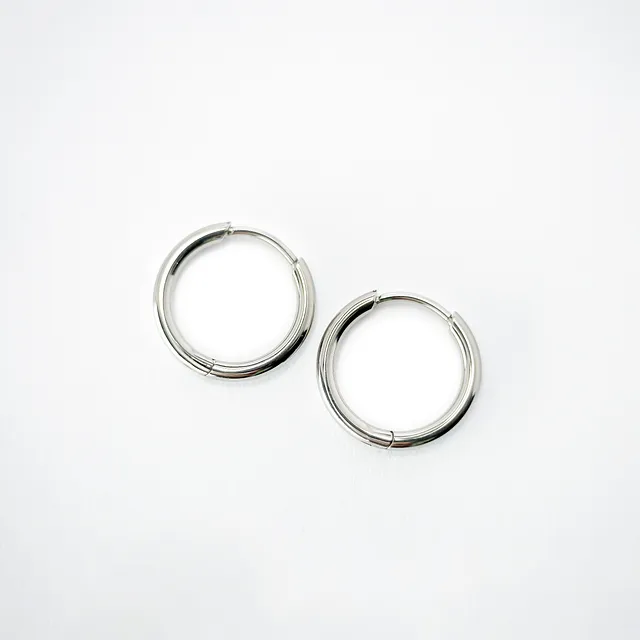 Brinco Argola Clicker Lisa em Titânio Grau Implante (Par) - Vista 2