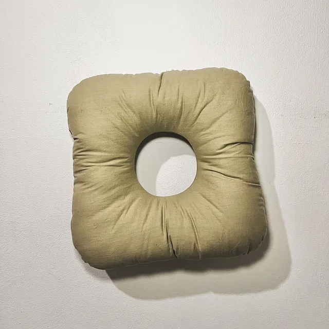 Almofada para Piercing - O Segredo entre o Sono e a Cicatrização - Vista 3